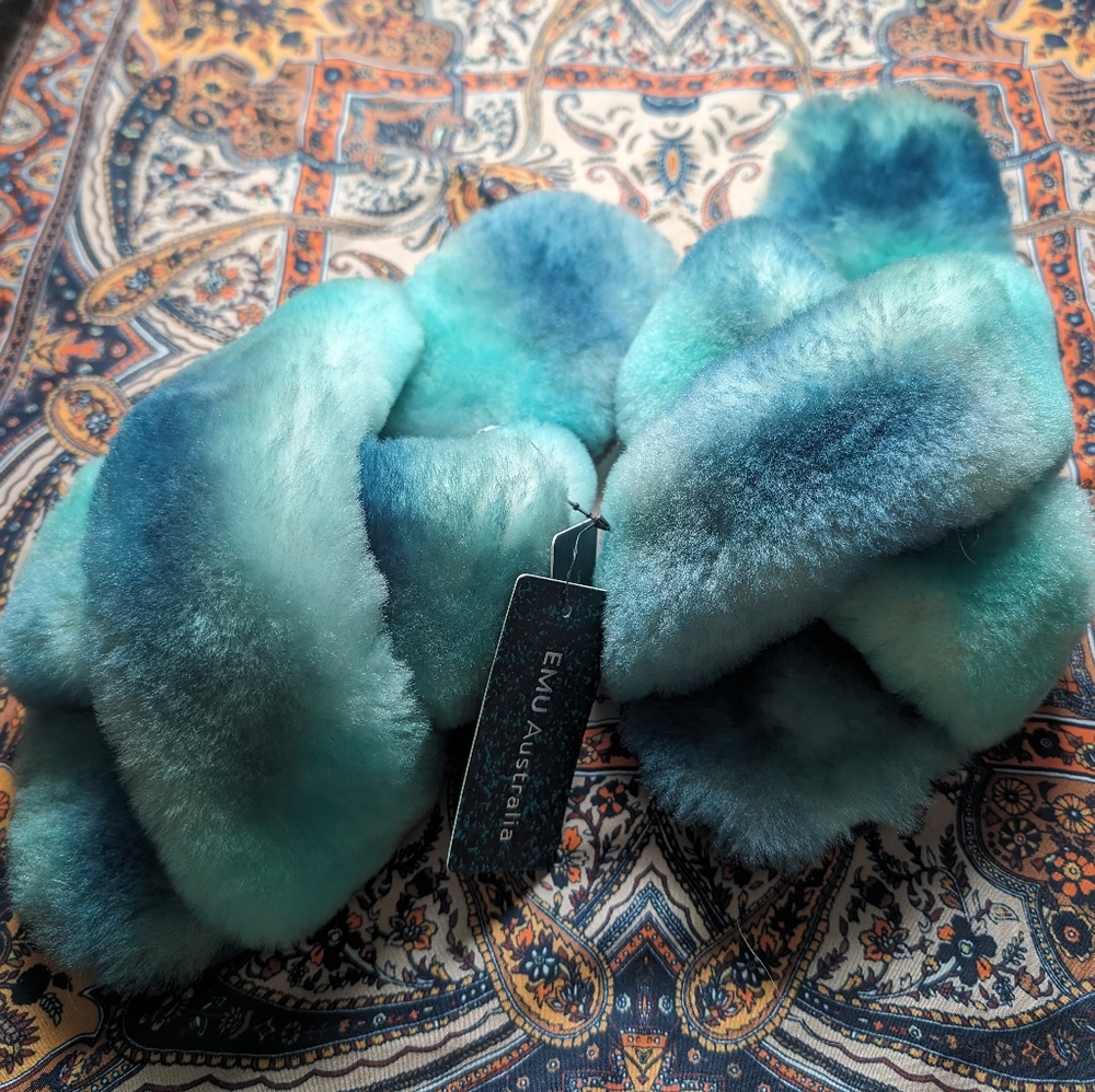 NWT Emu Australia Mayberry Tie Dye Real Fur Slipper